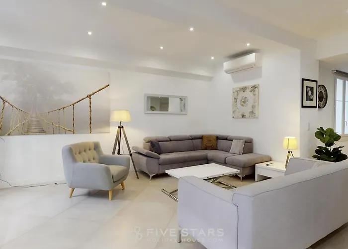 Grand Suite Promenade Five Stars Holiday House